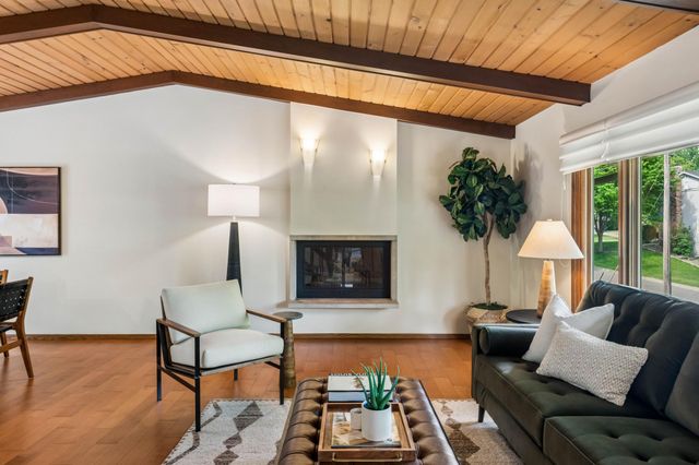 4860 Kingsberry Lane, Minnetonka, MN 55345