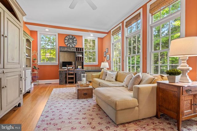 230 S WAYNE AVE, Wayne, PA 19087