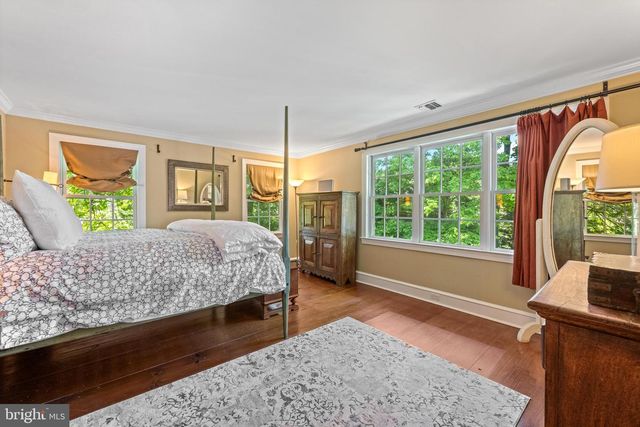 230 S WAYNE AVE, Wayne, PA 19087