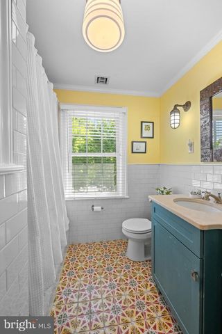 230 S WAYNE AVE, Wayne, PA 19087