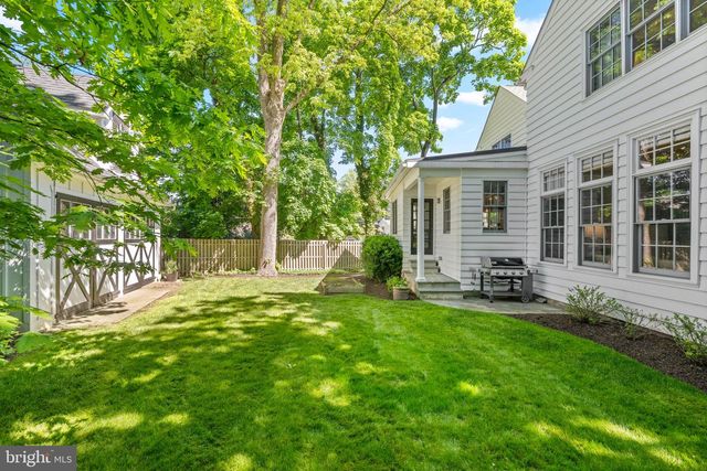 230 S WAYNE AVE, Wayne, PA 19087