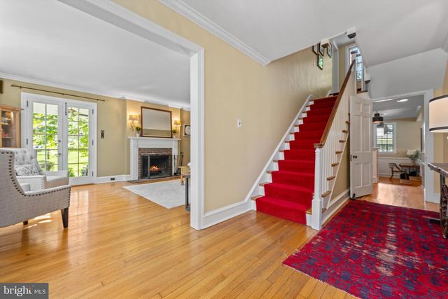 230 S WAYNE AVE, Wayne, PA 19087