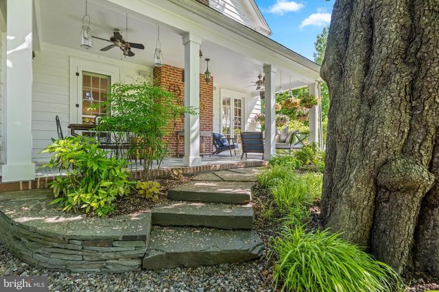 230 S WAYNE AVE, Wayne, PA 19087