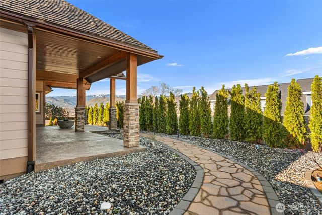 1330 N Arbor Terrace, East Wenatchee, WA 98802