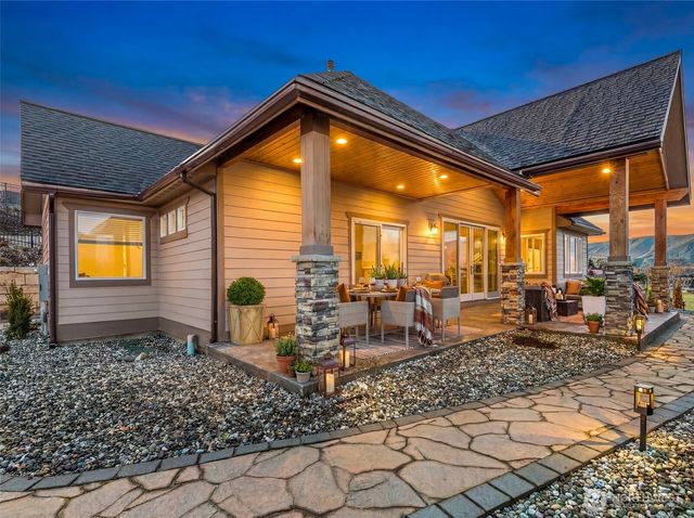 1330 N Arbor Terrace, East Wenatchee, WA 98802