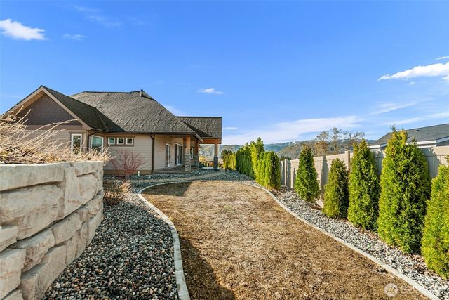 1330 N Arbor Terrace, East Wenatchee, WA 98802