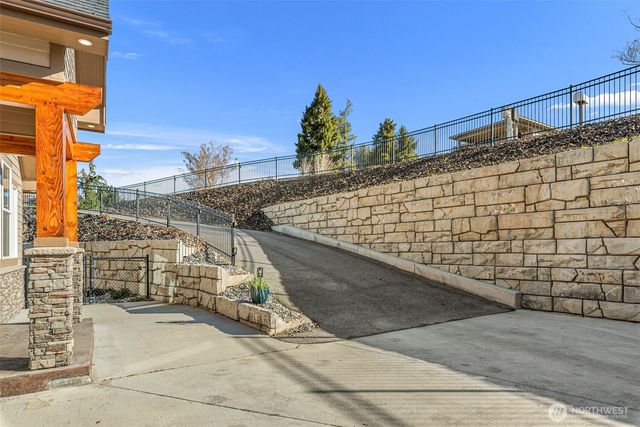 1330 N Arbor Terrace, East Wenatchee, WA 98802