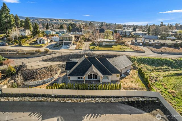 1330 N Arbor Terrace, East Wenatchee, WA 98802