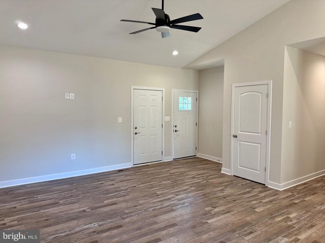 105 CIRCLE LN, Colonial Beach, VA 22443