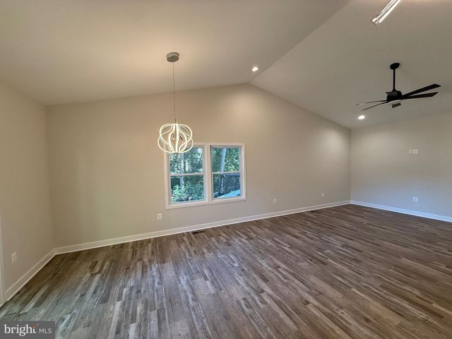 105 CIRCLE LN, Colonial Beach, VA 22443