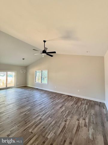 105 CIRCLE LN, Colonial Beach, VA 22443