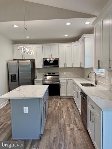 105 CIRCLE LN, Colonial Beach, VA 22443