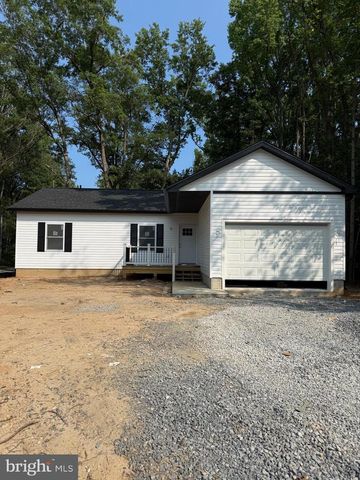 105 CIRCLE LN, Colonial Beach, VA 22443