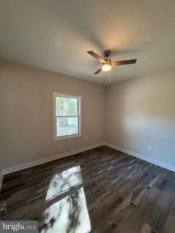 105 CIRCLE LN, Colonial Beach, VA 22443