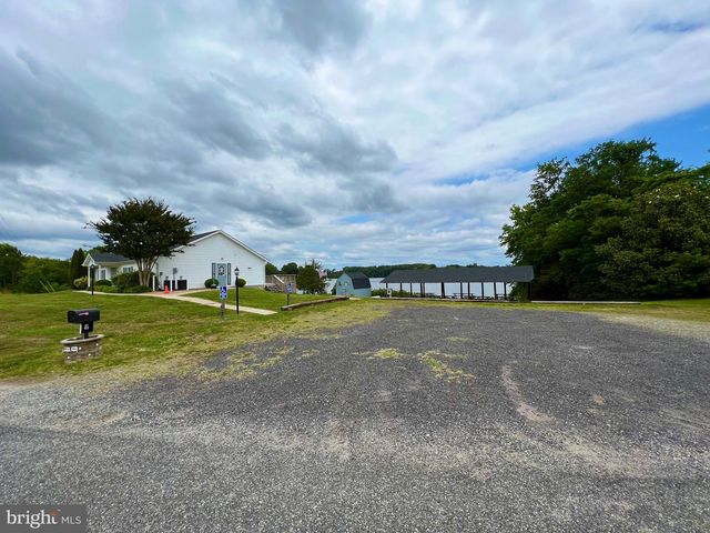 105 CIRCLE LN, Colonial Beach, VA 22443
