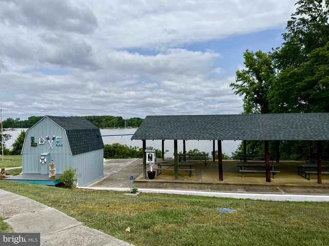 105 CIRCLE LN, Colonial Beach, VA 22443