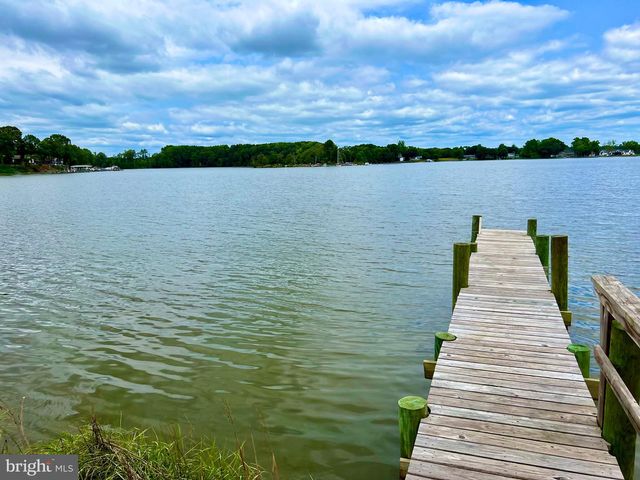 105 CIRCLE LN, Colonial Beach, VA 22443