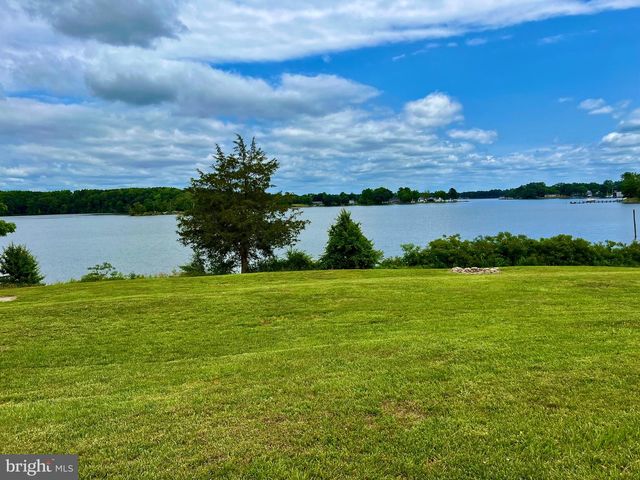 105 CIRCLE LN, Colonial Beach, VA 22443