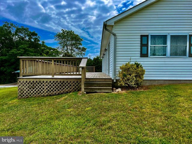 105 CIRCLE LN, Colonial Beach, VA 22443