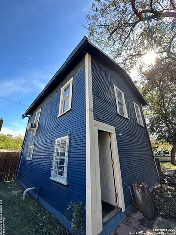 2246 E Houston St, San Antonio, TX 78202
