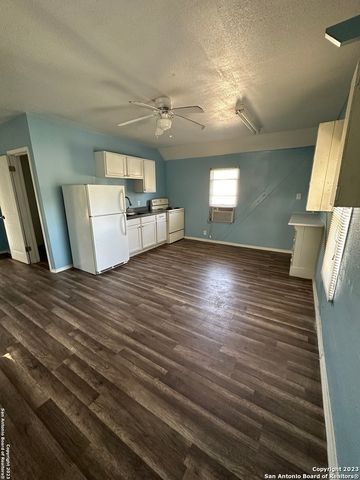 2246 E Houston St, San Antonio, TX 78202