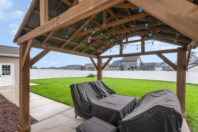 10224 Sarle Road, Tittabawassee Township, MI 48623