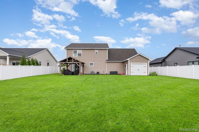 10224 Sarle Road, Tittabawassee Township, MI 48623