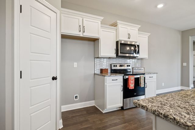 323 Bluebriar Trce, Clarksville, TN 37043