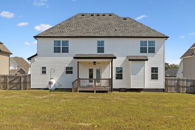 323 Bluebriar Trce, Clarksville, TN 37043