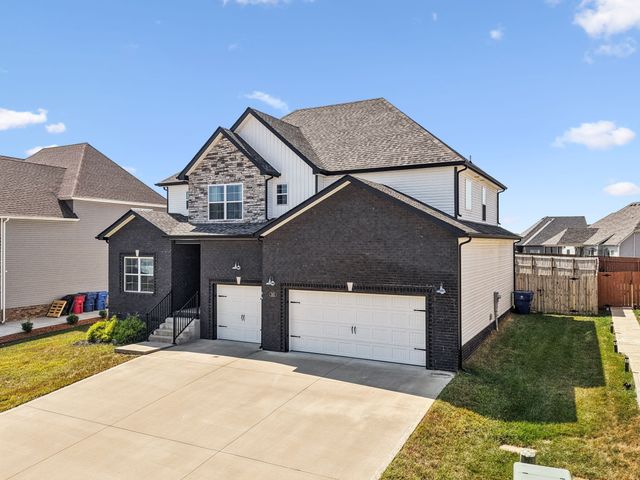 323 Bluebriar Trce, Clarksville, TN 37043
