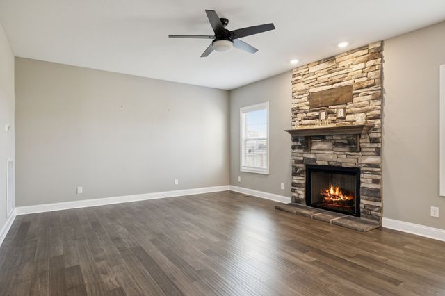 323 Bluebriar Trce, Clarksville, TN 37043