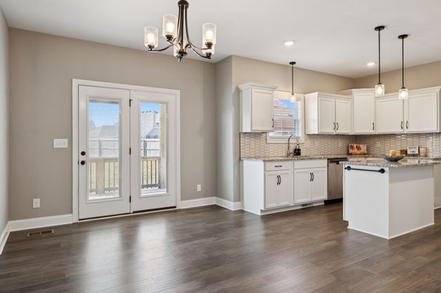 323 Bluebriar Trce, Clarksville, TN 37043