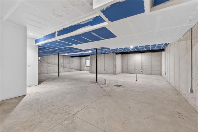 2856 W 133rd Terrace, Leawood, KS 66209