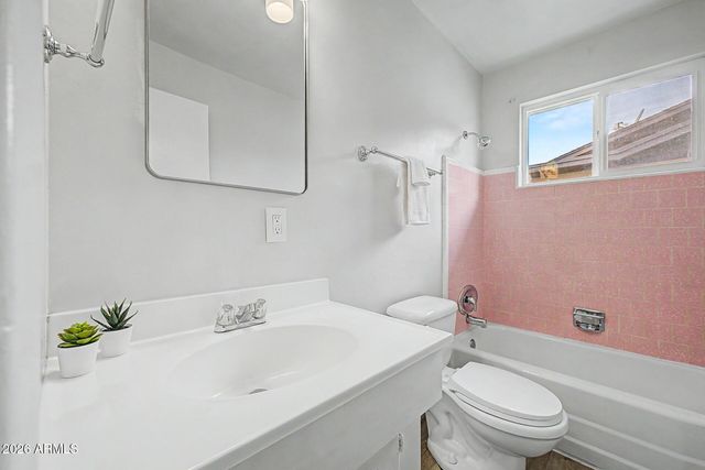 3409 E INDIANOLA Avenue, Phoenix, AZ 85018