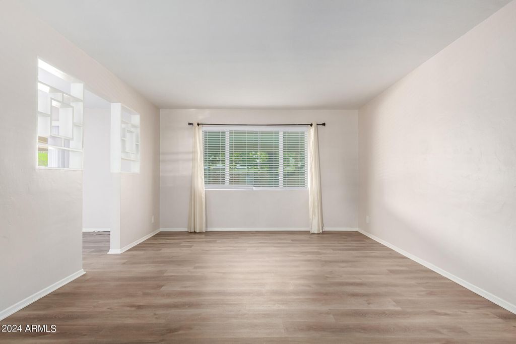 Image 19 of property listing at 3409 E INDIANOLA Avenue, Phoenix, AZ 85018