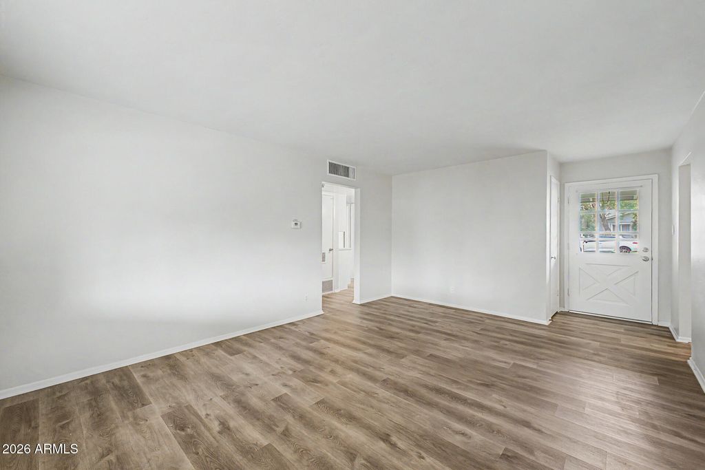 Image 24 of property listing at 3409 E INDIANOLA Avenue, Phoenix, AZ 85018