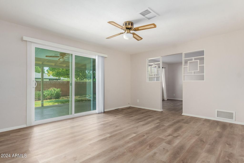 Image 27 of property listing at 3409 E INDIANOLA Avenue, Phoenix, AZ 85018