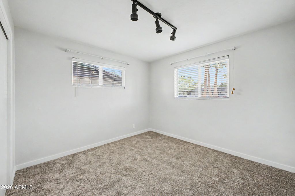 Image 40 of property listing at 3409 E INDIANOLA Avenue, Phoenix, AZ 85018