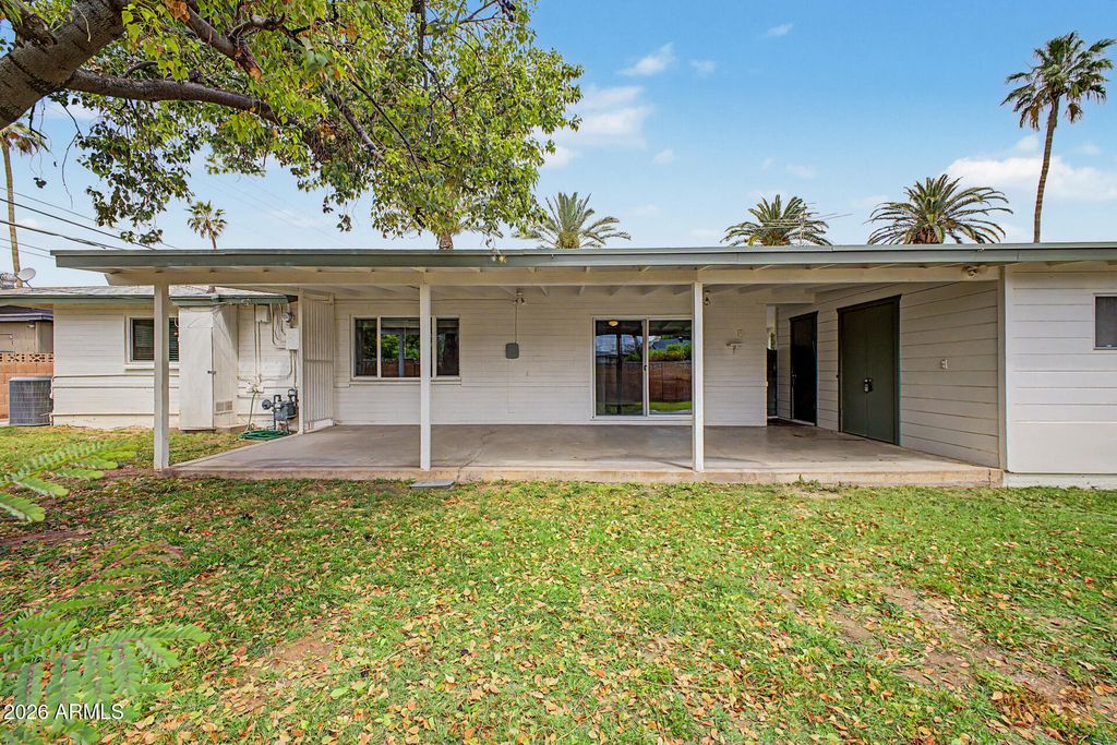 Image 45 of property listing at 3409 E INDIANOLA Avenue, Phoenix, AZ 85018