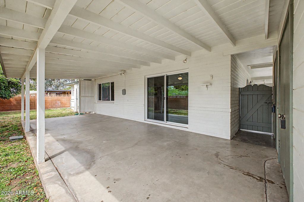 Image 46 of property listing at 3409 E INDIANOLA Avenue, Phoenix, AZ 85018