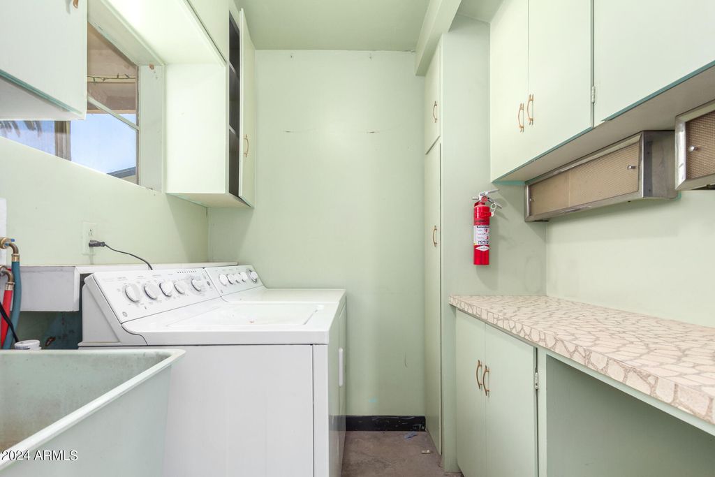 Image 54 of property listing at 3409 E INDIANOLA Avenue, Phoenix, AZ 85018