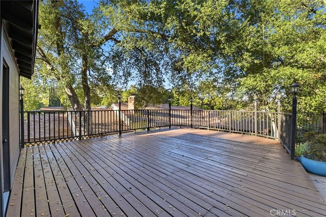 15936 Valley Wood Road, Sherman Oaks, CA 91403