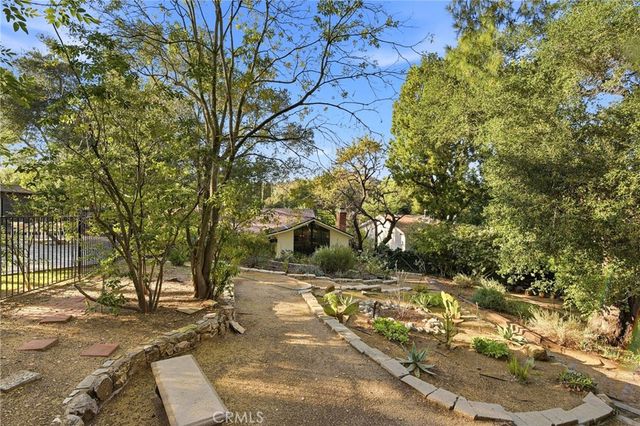 15936 Valley Wood Road, Sherman Oaks, CA 91403