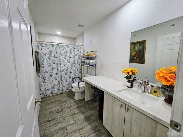 5302 N Ezequiel Loop, Mission, TX 78574