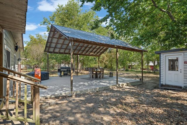 704 N FLORENCE, Grand Saline, TX 75140