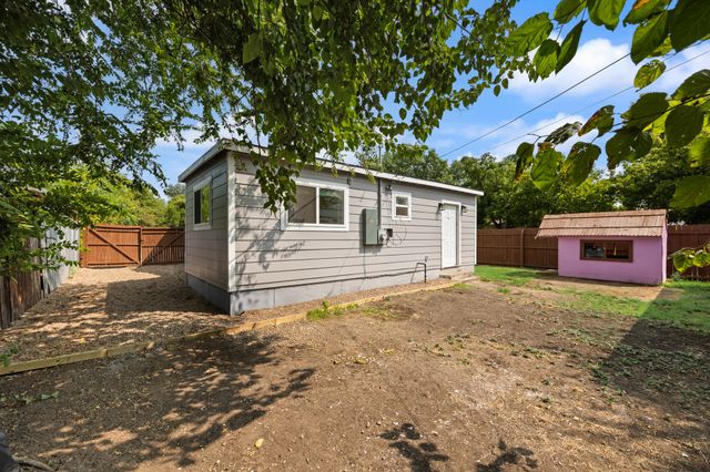1840 Portland Avenue, Fort Worth, TX 76102