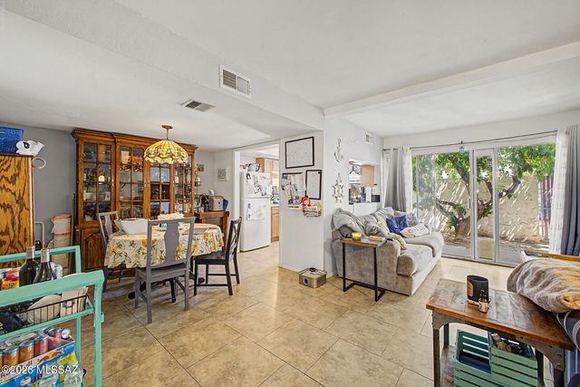 1567 E Prince Road, Tucson, AZ 85719