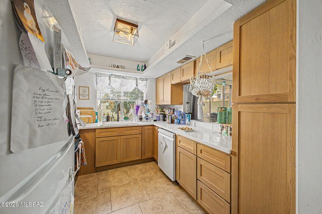 1567 E Prince Road, Tucson, AZ 85719