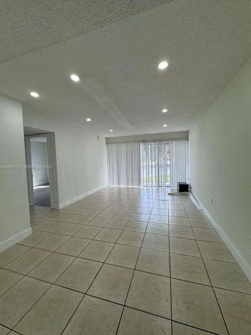 4235 N University Dr 104, Sunrise, FL 33351