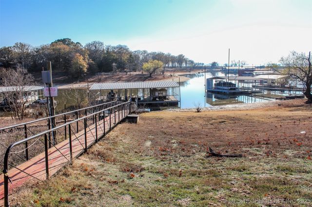 417082 E 1143 Road, Checotah, OK 74426